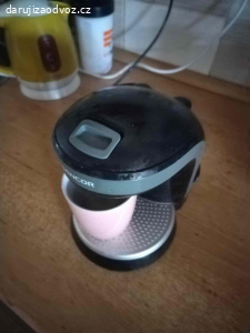 Funkční kávovar na kávu, čaj