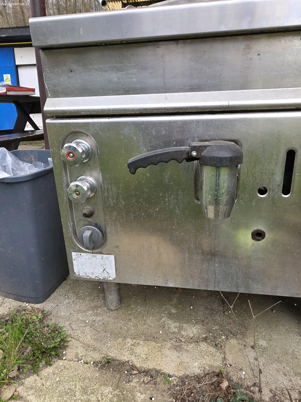 gastronomický kotel. vypouklé dno, jinak plně funkční