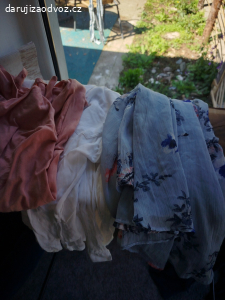 halenky, sukně je velikost 34,36