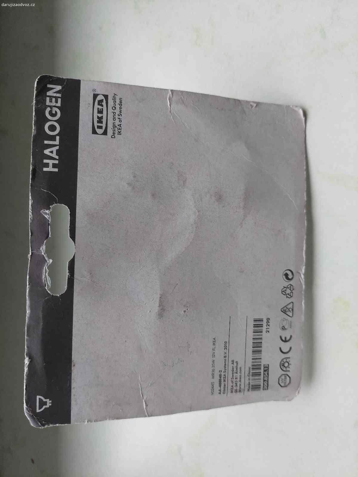 Halogenové žárovky. Dvě halogenové žárovky, specifikace na fotografii.