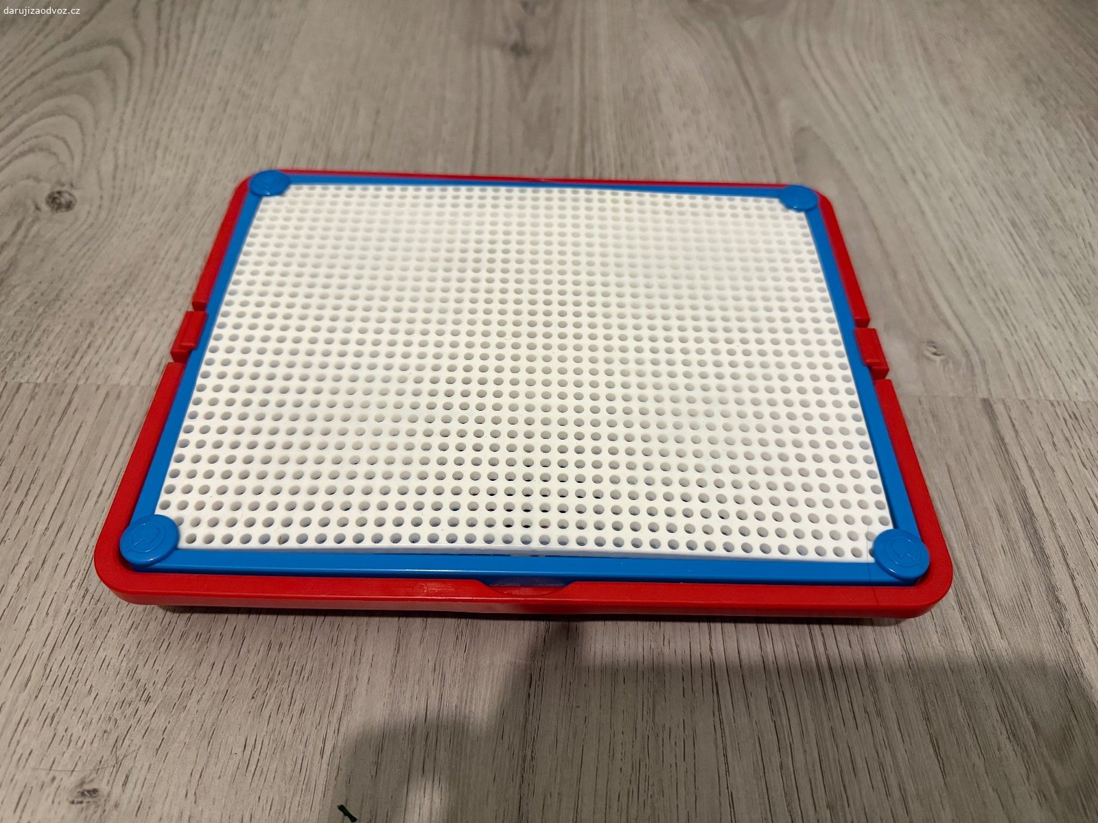 Houbičkový puzzle. Darujeme skoro nevyužívánou hru. Všechny houbičky a návody jsou na místě. Ovoce pro děti jsou vítané, ale vůbec nejsou podmínkou:)