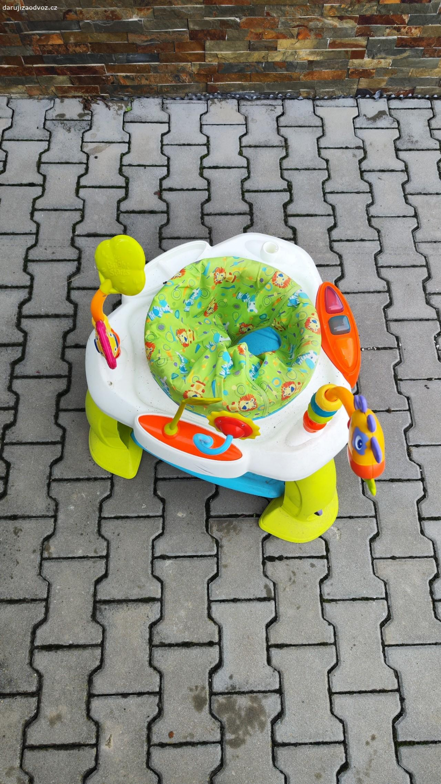 Houpací sedátko pro děti. Předám nepoužívané sedátko pro děti. Potřeba pouze umýt..
