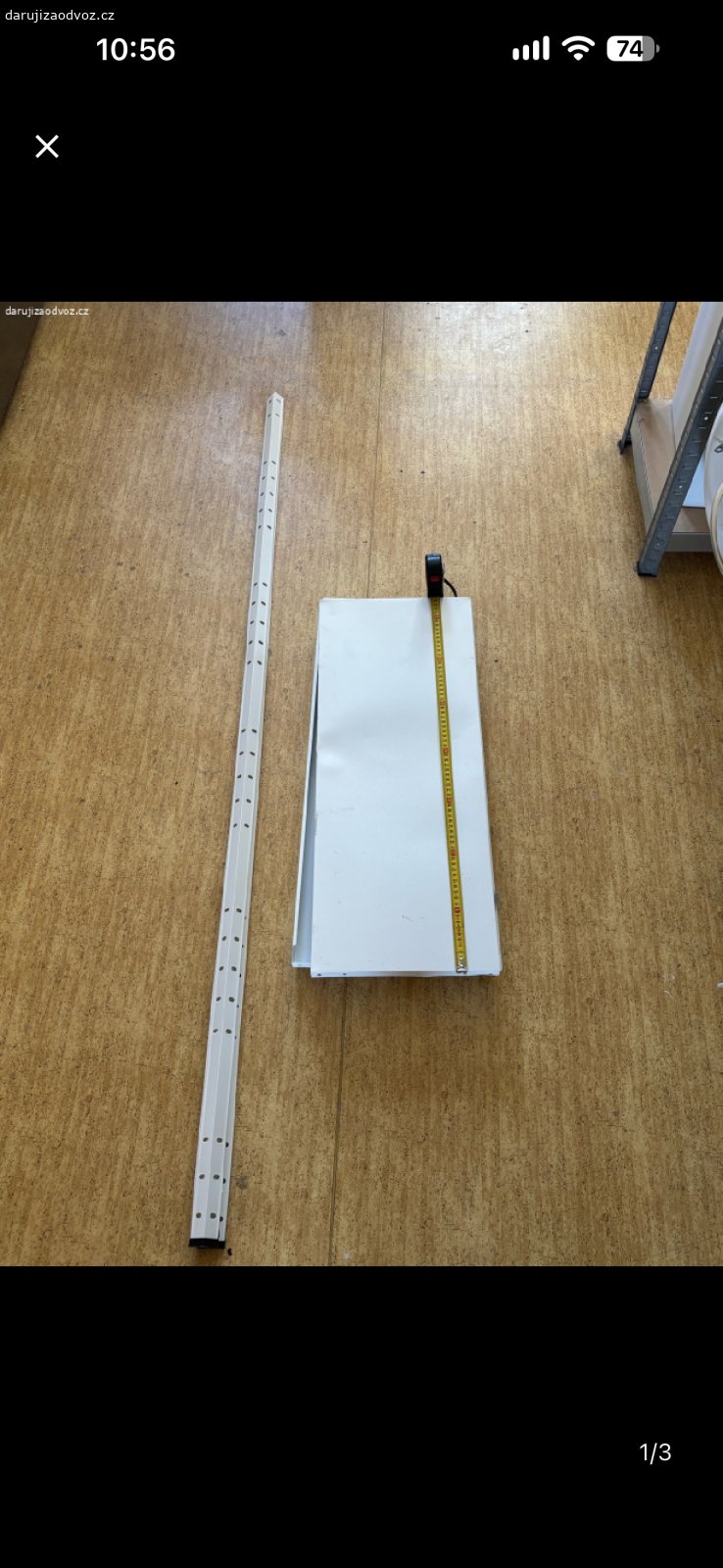 housle a regál 4 police. Předám za odvoz tyto věci současně. Pegál  původně myslím z ikea, spojovací materiál součásti, 4 police (74x30). PROSÍM SMS - odnos prosím dnes, čas k domluvě