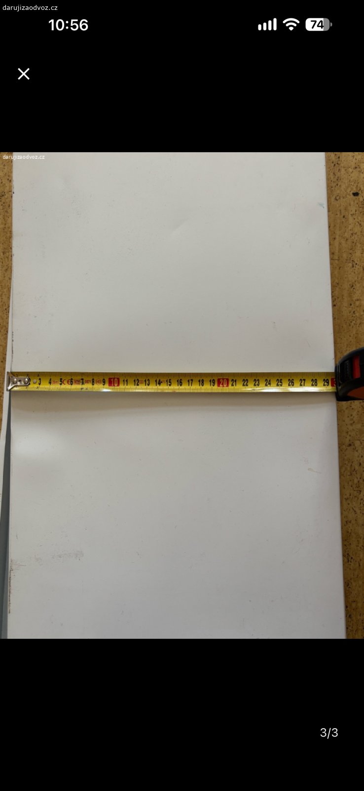 housle a regál 4 police. Předám za odvoz tyto věci současně. Pegál  původně myslím z ikea, spojovací materiál součásti, 4 police (74x30). PROSÍM SMS - odnos prosím dnes, čas k domluvě