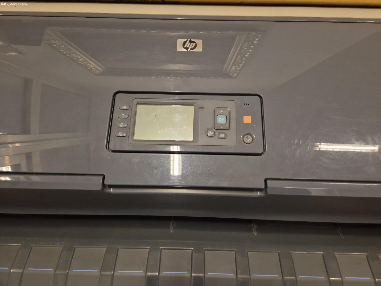 HP DesignJet T610 plotr A0. A0 inkoustový plotr, bez kartridží,  včetně stojanu a koše