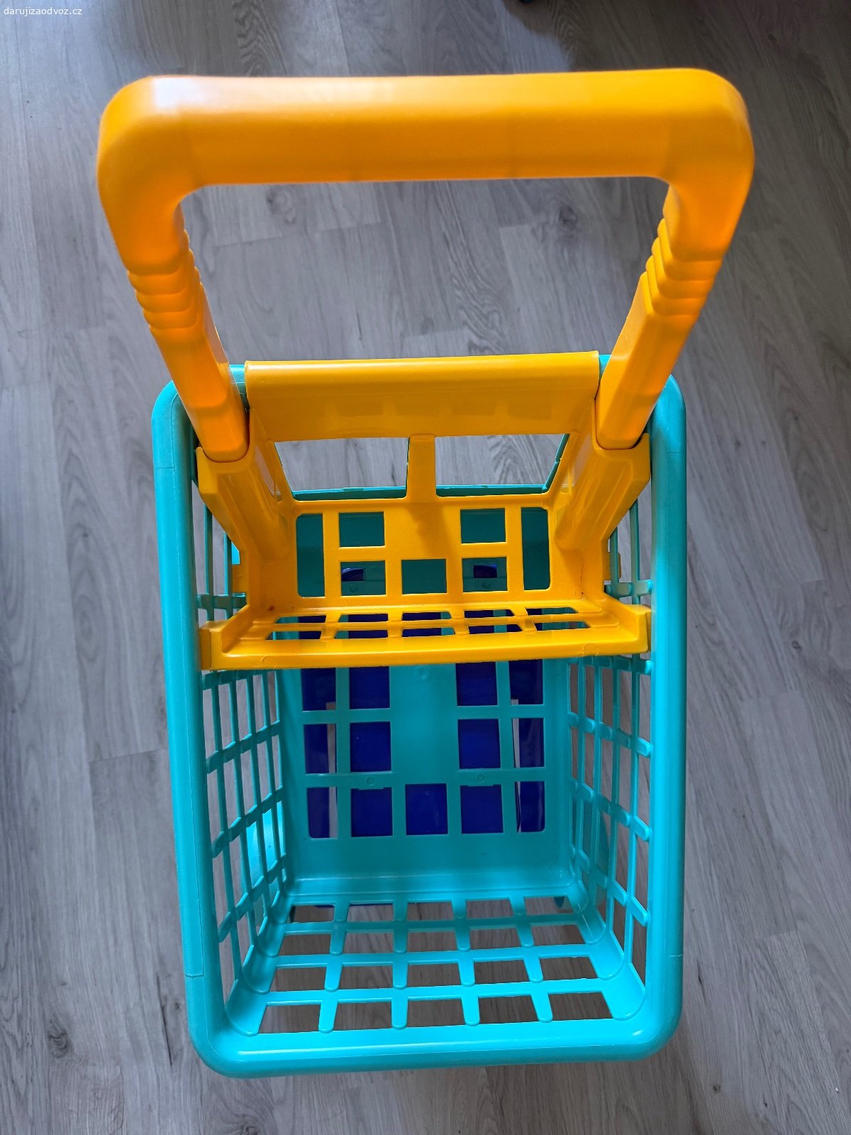 Hračka nákupní vozík. Darujeme za odvoz
Mám i další aktivní inzeráty, preference pro někoho kdo odveze vše najednou:)