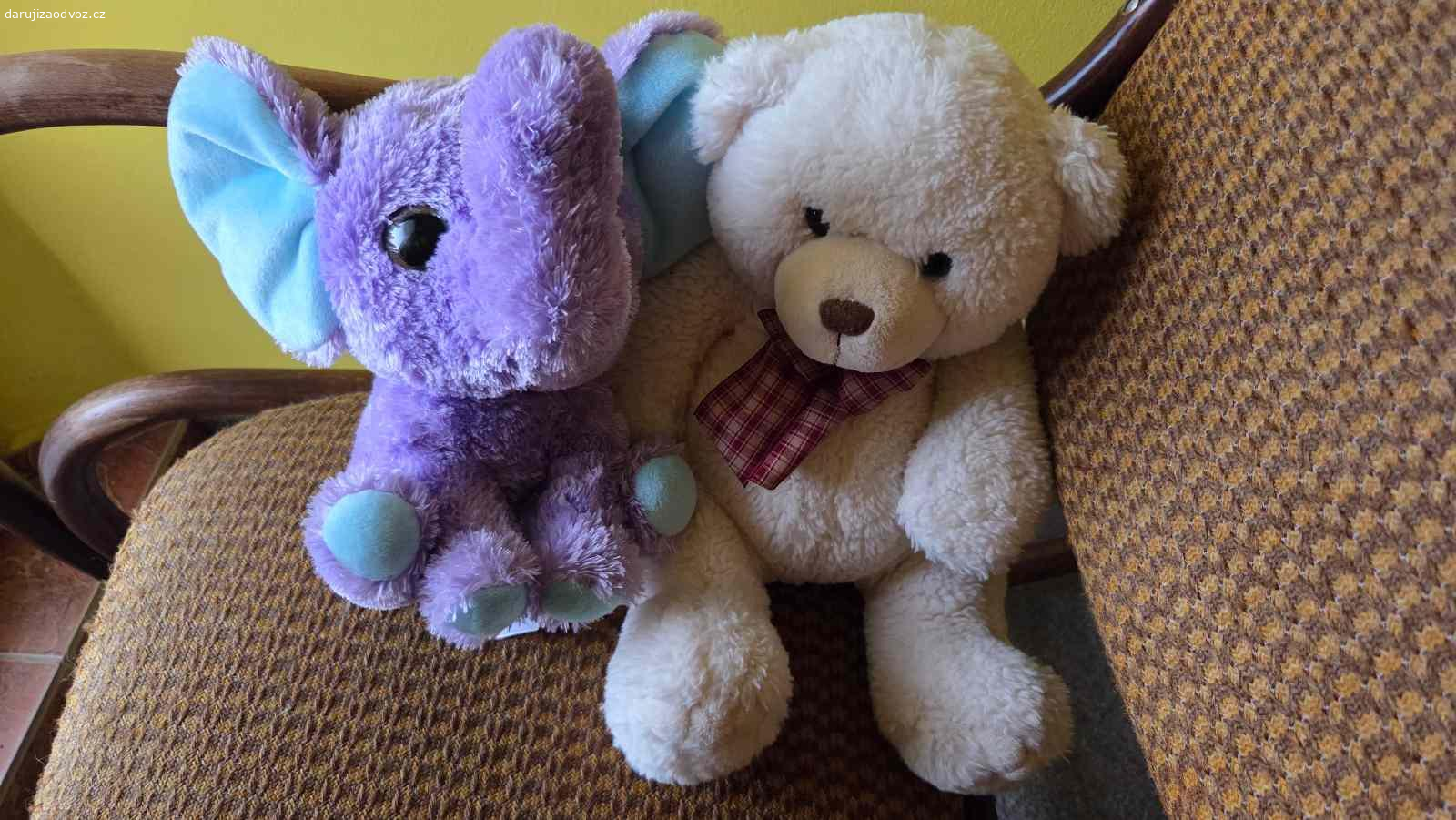 Hračky. Igracek, plysaci, puzzle