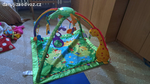 hrazda na zem a kolotoč nad postýlku