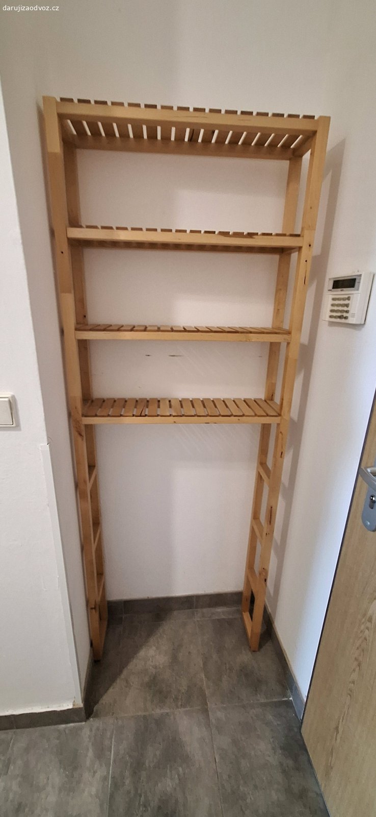 IKEA police. Rozměry: 181,5 × 68 × 18 cm

Používaná, zachovalý stav. Daruji zdarma za vlastní odnos a odvoz.