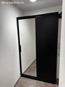Ikea - Šatní skříň se zrcadlem