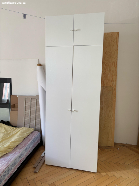 Ikea skříň s tyčí
