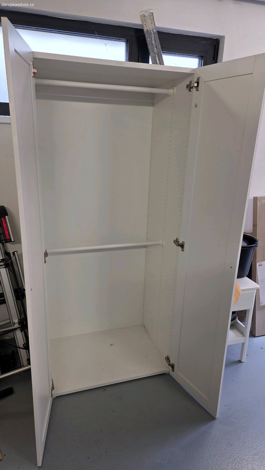 ikea skříň. odvoz v celku, Černošice prosím sms