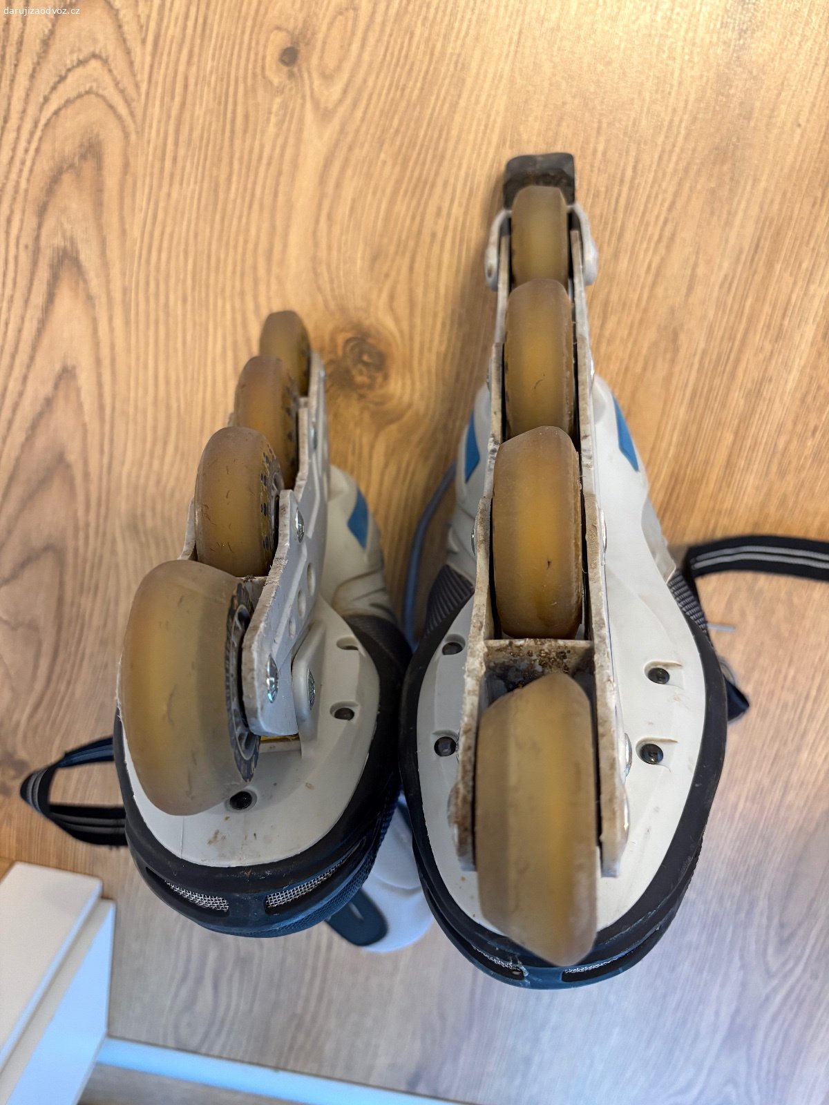 Inline/koleckove brusle Nike vel. 43. Stare (asi 18 let) a dost jete brusle. Samotna bota je v poradku, ale kolecka potrebuji vymenit.

Velikost 43
Kolecka 76mm 80A
