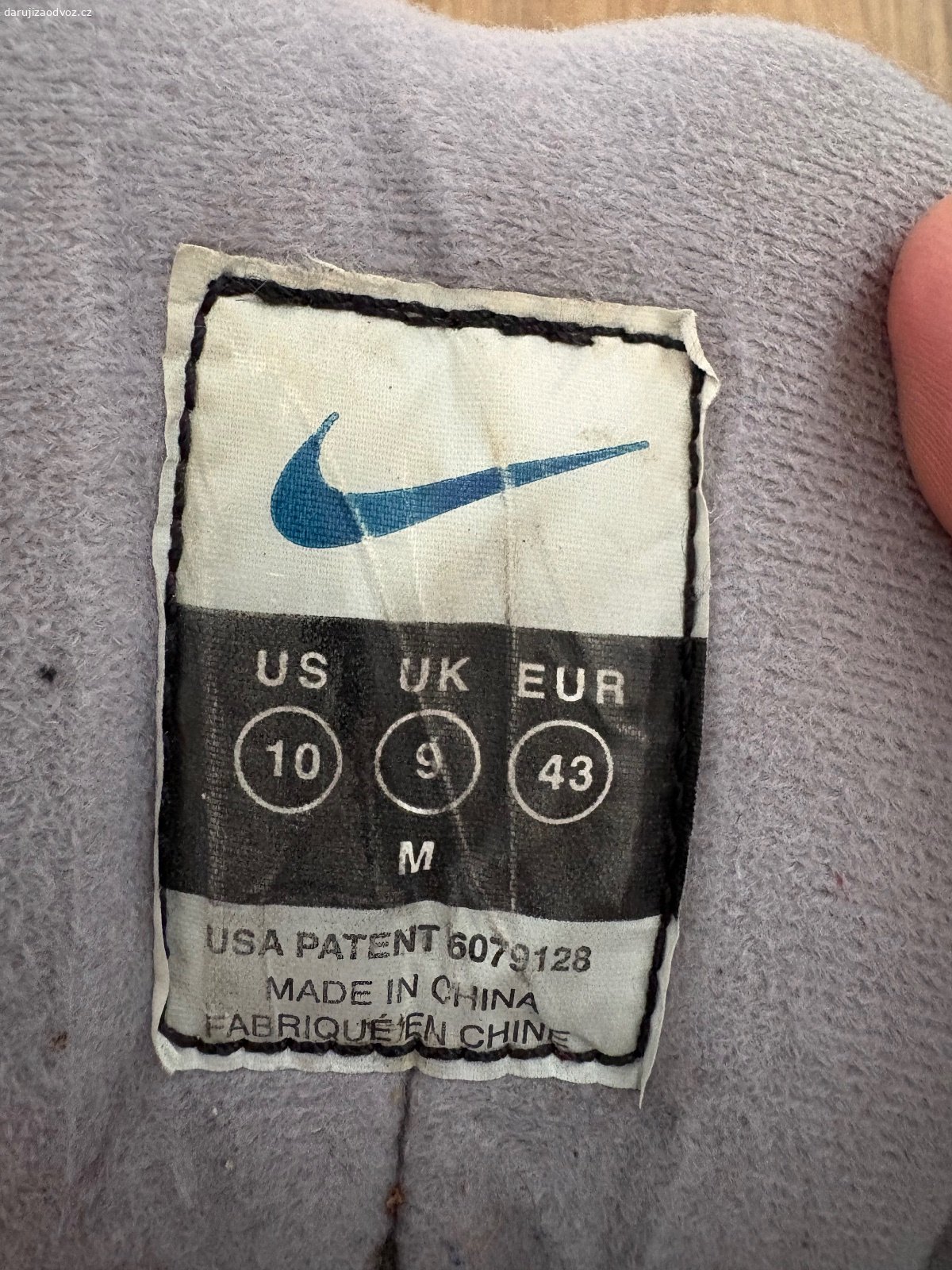 Inline/koleckove brusle Nike vel. 43. Stare (asi 18 let) a dost jete brusle. Samotna bota je v poradku, ale kolecka potrebuji vymenit.

Velikost 43
Kolecka 76mm 80A