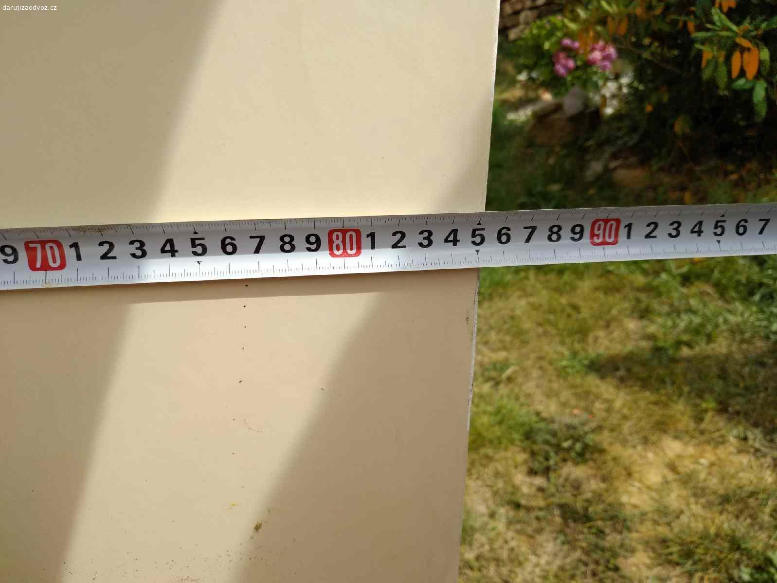 Interiérové dveře. Interiérové dveře  2x - bílé a 1x dekor dřevo
Možno i jednotlivě