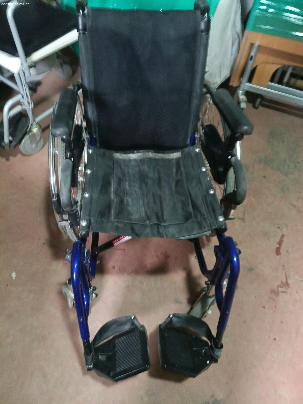 invalidní vozík. daruji za odvoz invalidní vozík plně funkční minimálně použitý Praha 9 Hloubětín