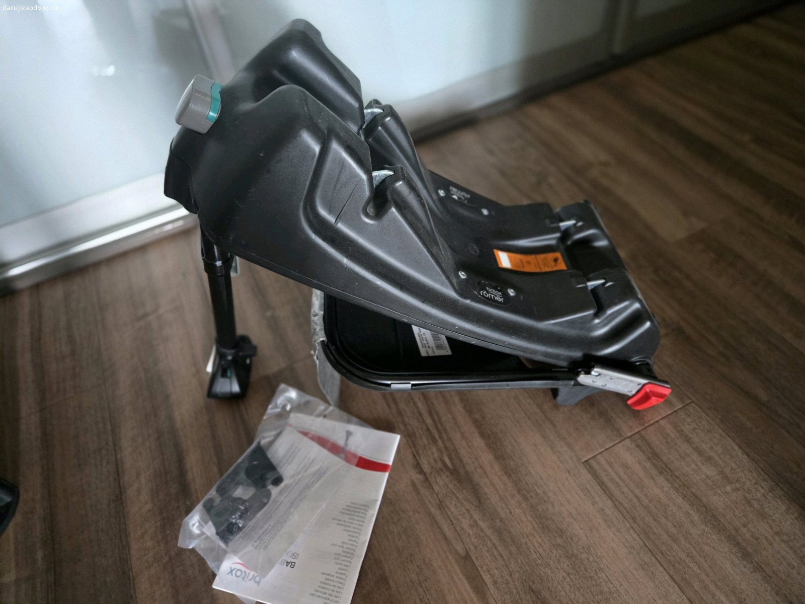 Isofix zakladna. Daruji iso fix zakladnu Britax Romer