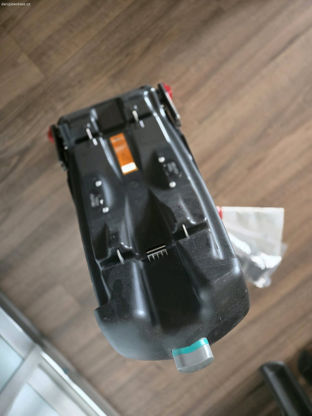 Isofix zakladna. Daruji iso fix zakladnu Britax Romer