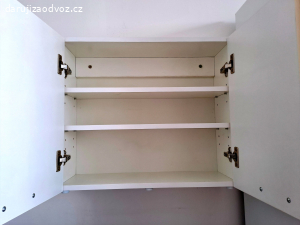 Jíd.stůl,židle,závěs.skříňka,taburet
