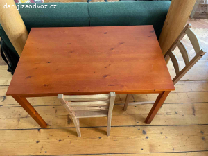 Jídelní stůl + 2 židle