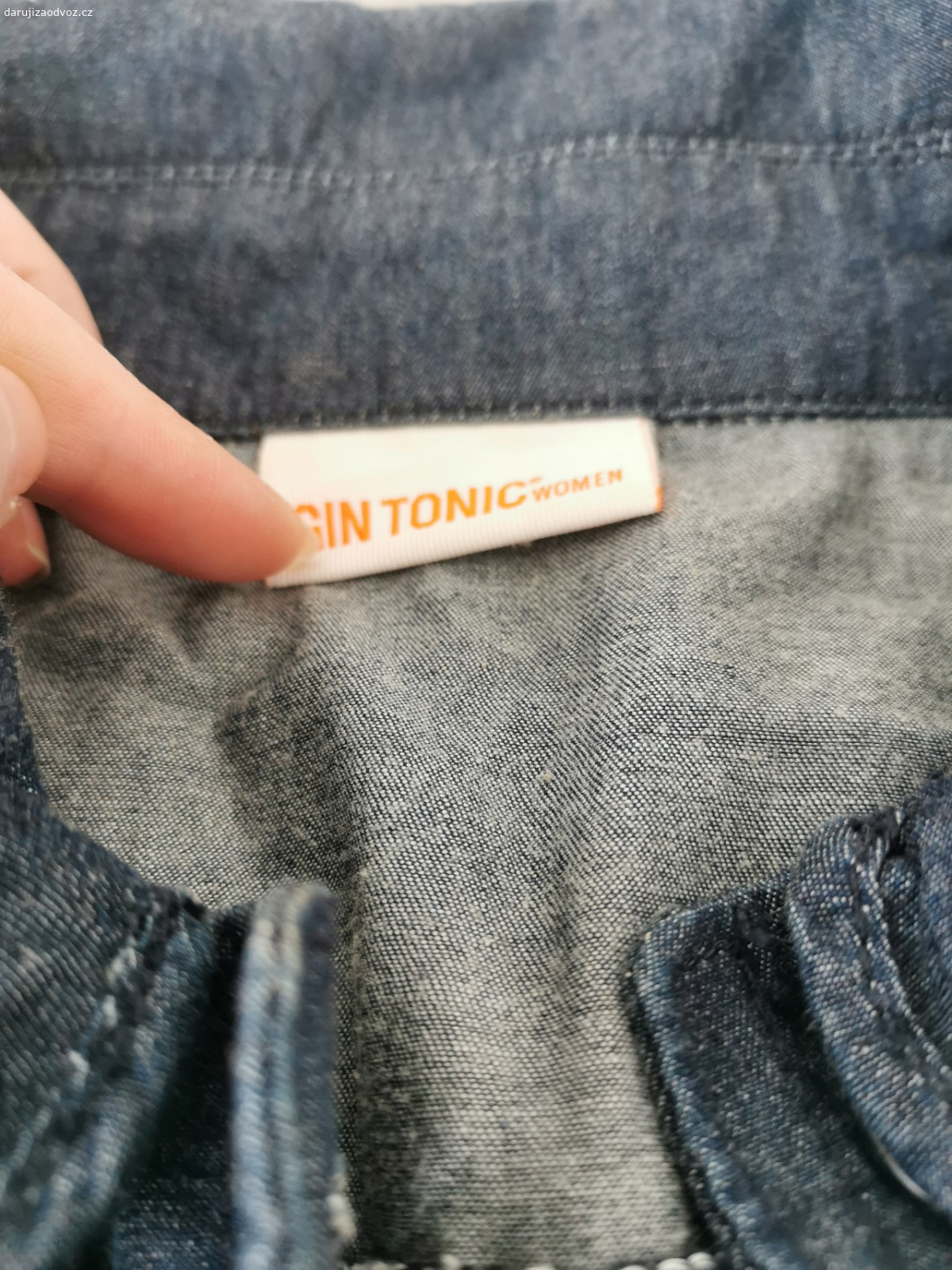 Kabátek vel 42. Daruji