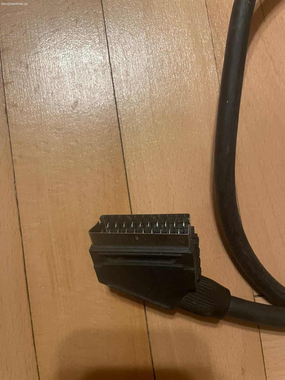 Kabel SKART - délka cca 1m. Daruji funkční kabel SKART - délka cca 1m. Bez vad! K vyzvednutí po předchozí domluvě v Praze nebo středočeský kraj - Beroun, Nižbor, Zbečno. Daruji další věci za ODVOZ viz. inzeráty!