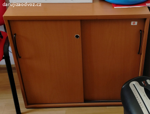 kancelářský nábytek