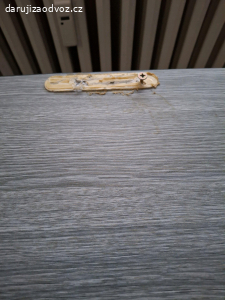 Kancelářský stůl