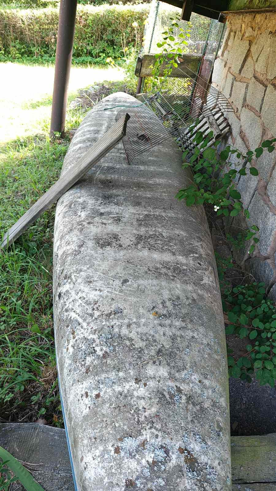 Kanoe + Padla. Stav viz foto, laminátová kanoe. K dispozici Oboz/Nalžovice.