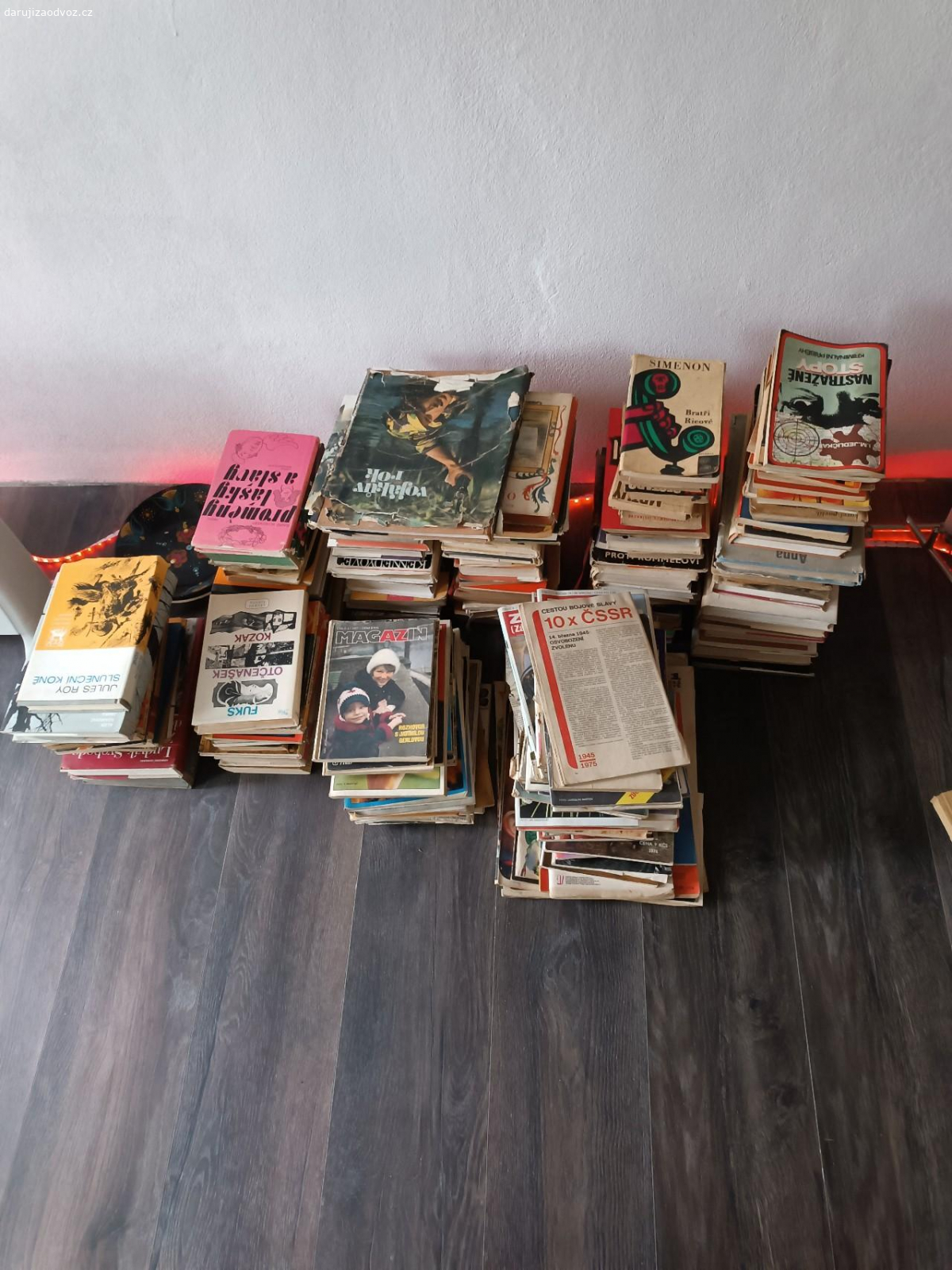 knihy a časopisy za odvoz. daruji knihy a časopisy za odvoz, víceméně staré knihy
