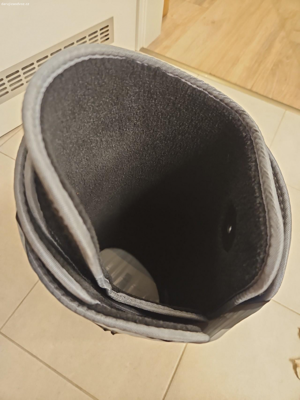 Koberce Passat. Daruji za odvoz. Pouze osobní odběr na Praze 10. Prosím, pište pouze smsky, děkuji.