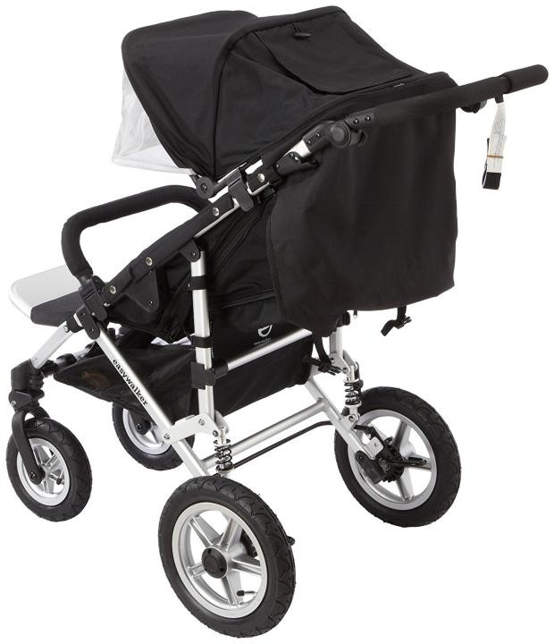 Kočárek Easywalker Qtro. Daruji za odvoz kočárek Easywalker Qtro. Hluboká korba + sporťák. Bohužel, sportovní verzi nemám nafocenou. Kočárek je po dvou dětech, ale je v dobrém stavu. Věřím, že ještě dobře poslouží. Ke kočárku dám i nějaké příslušenství.