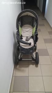 kočárek na zahradu