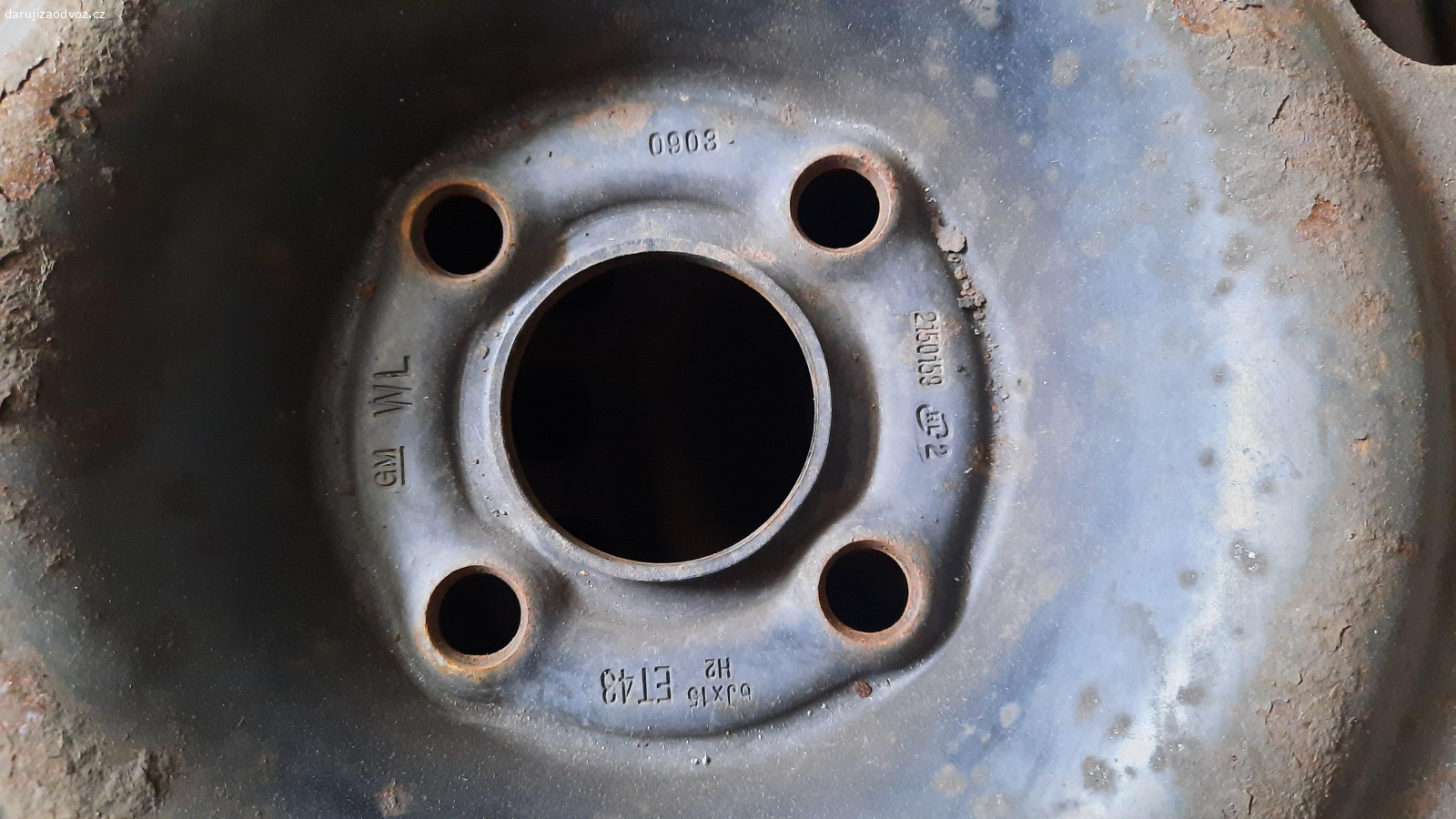 komplet kola na opel. nabízím 5ks disků vč.pneu (zimni sjeté) na vozy opel, 
z toho 1ks prakticky nejetá letní rezerva - viz foto