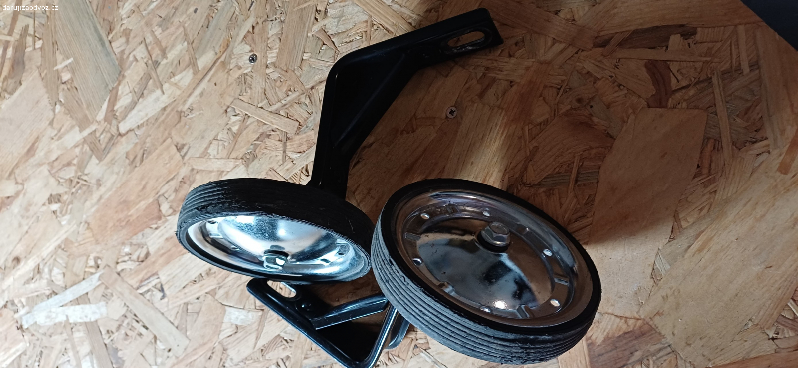 přídavna kolečka. kolečka k dětskému kolu