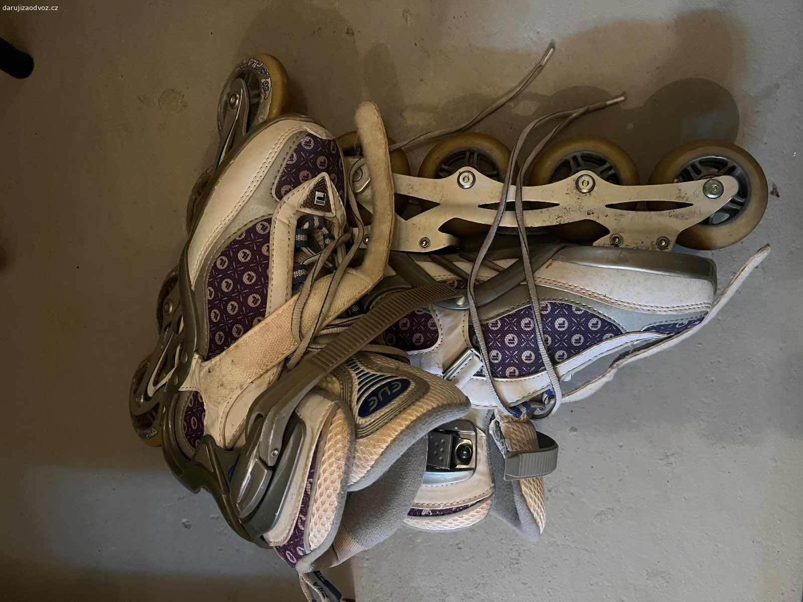 Kolečkové brusle. Daruji kolečkové brusle vel. 38