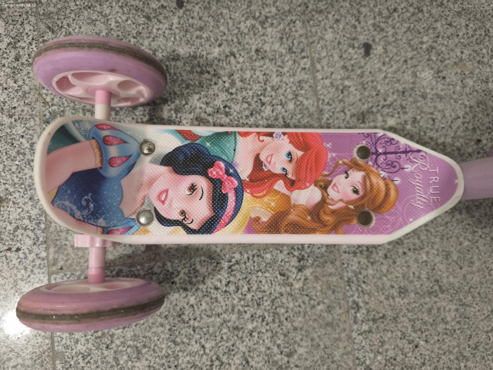 Koloběžka s košíčkem. dětská koloběžka pro nejmenší