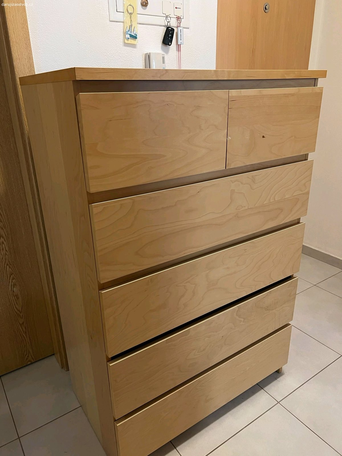 Komoda Ikea Malm za odvoz. supliky funkcni ale trosku vychozene
Brno Kamechy