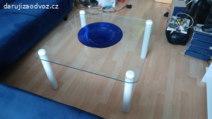 konferenční stolek skleněný