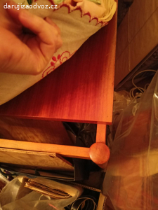 Daruji konferenční stolek