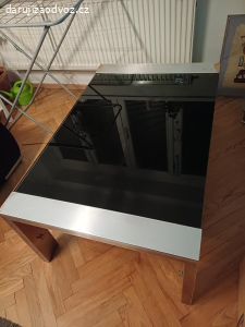 konferenční stolek