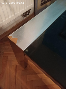 konferenční stolek