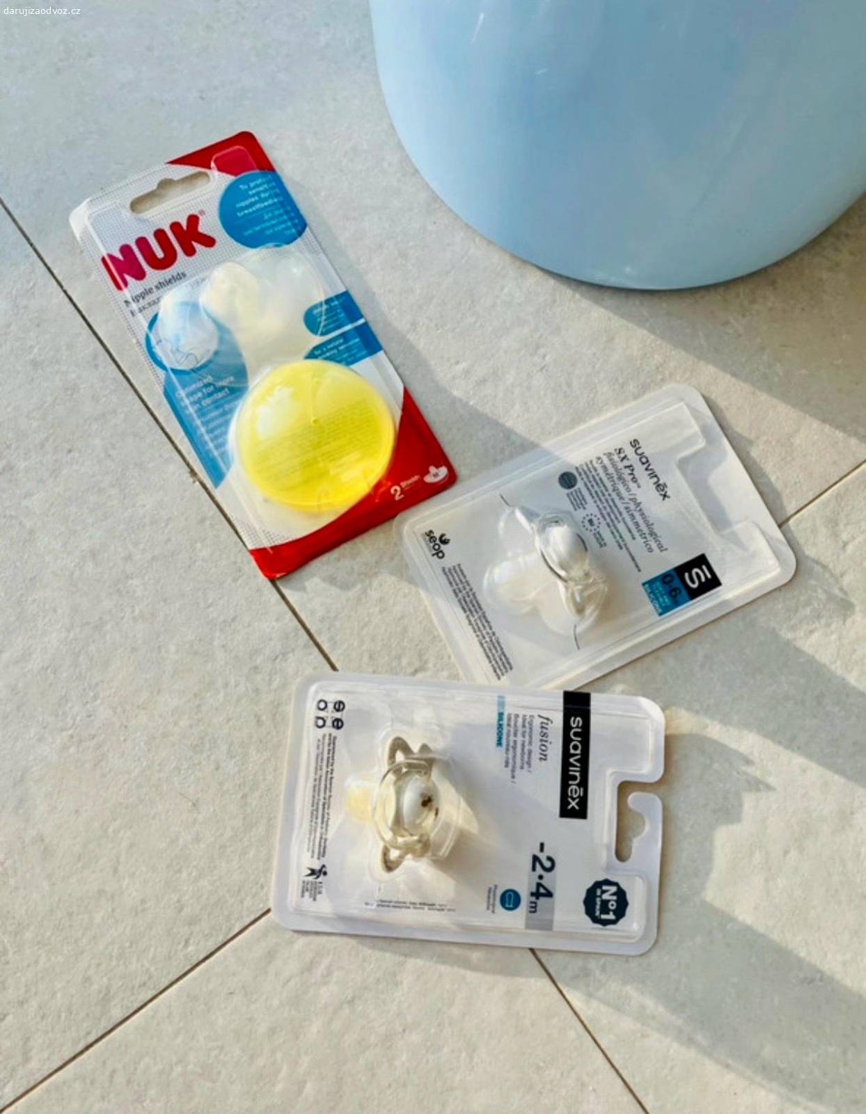 Koš na plenky Tommee tippee, Nuk. Koš na plenky Tommee tippee, dudlíky a savičky Nuk
Koš je po jednom dítěti, ale je čistý a v pořadku. 
Dudlíky a savičky samozřejmě nové:)

osobní předání možné - poprosím si zero colu lahev anebo zásilkovna komplet 120,-