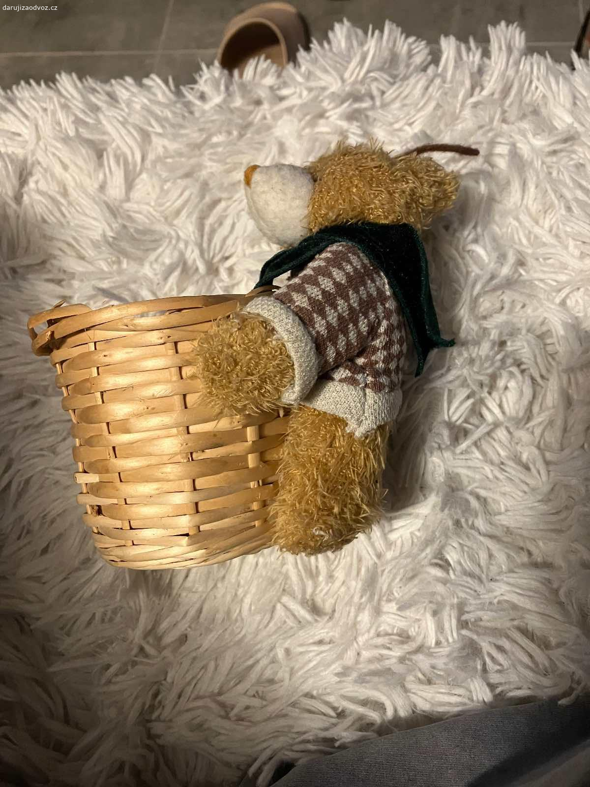 Košíček. Dekorativní košíček, třeba na kytičku, nebo drobnosti