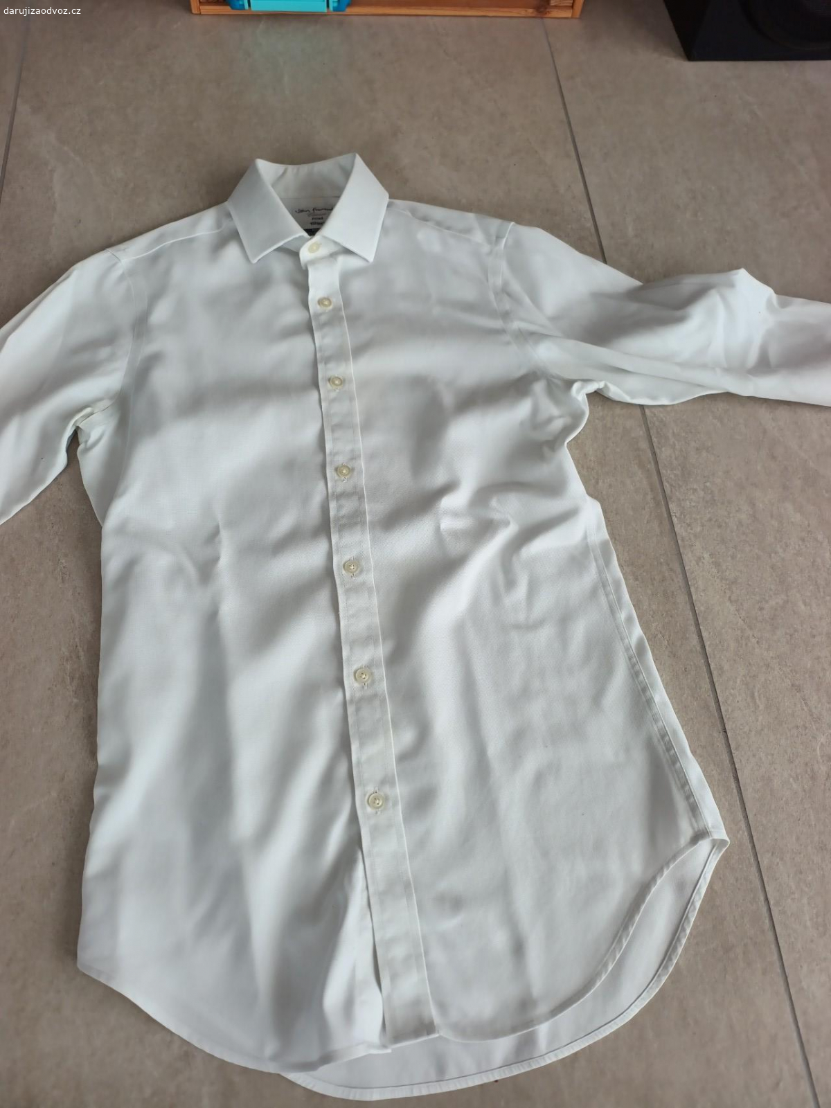 košile TM Lewin. kvalitní košile, známky nošení