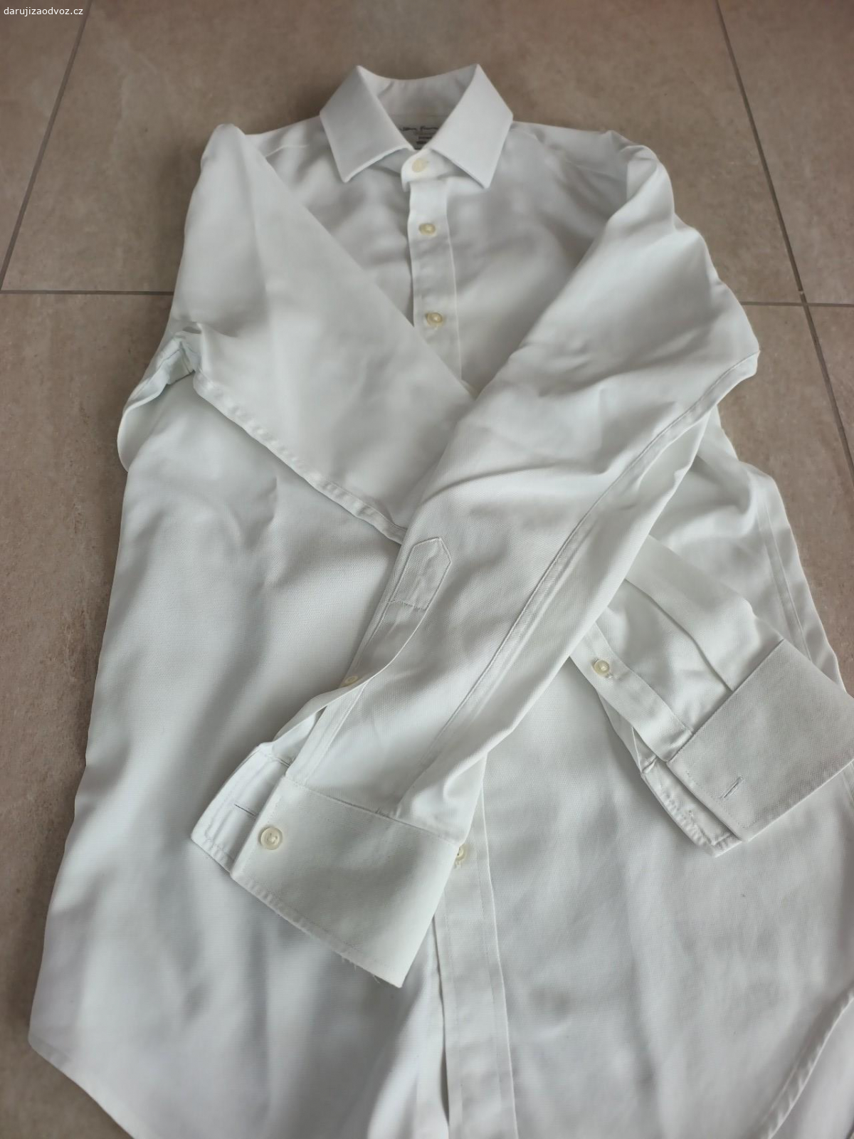 košile TM Lewin. kvalitní košile, známky nošení