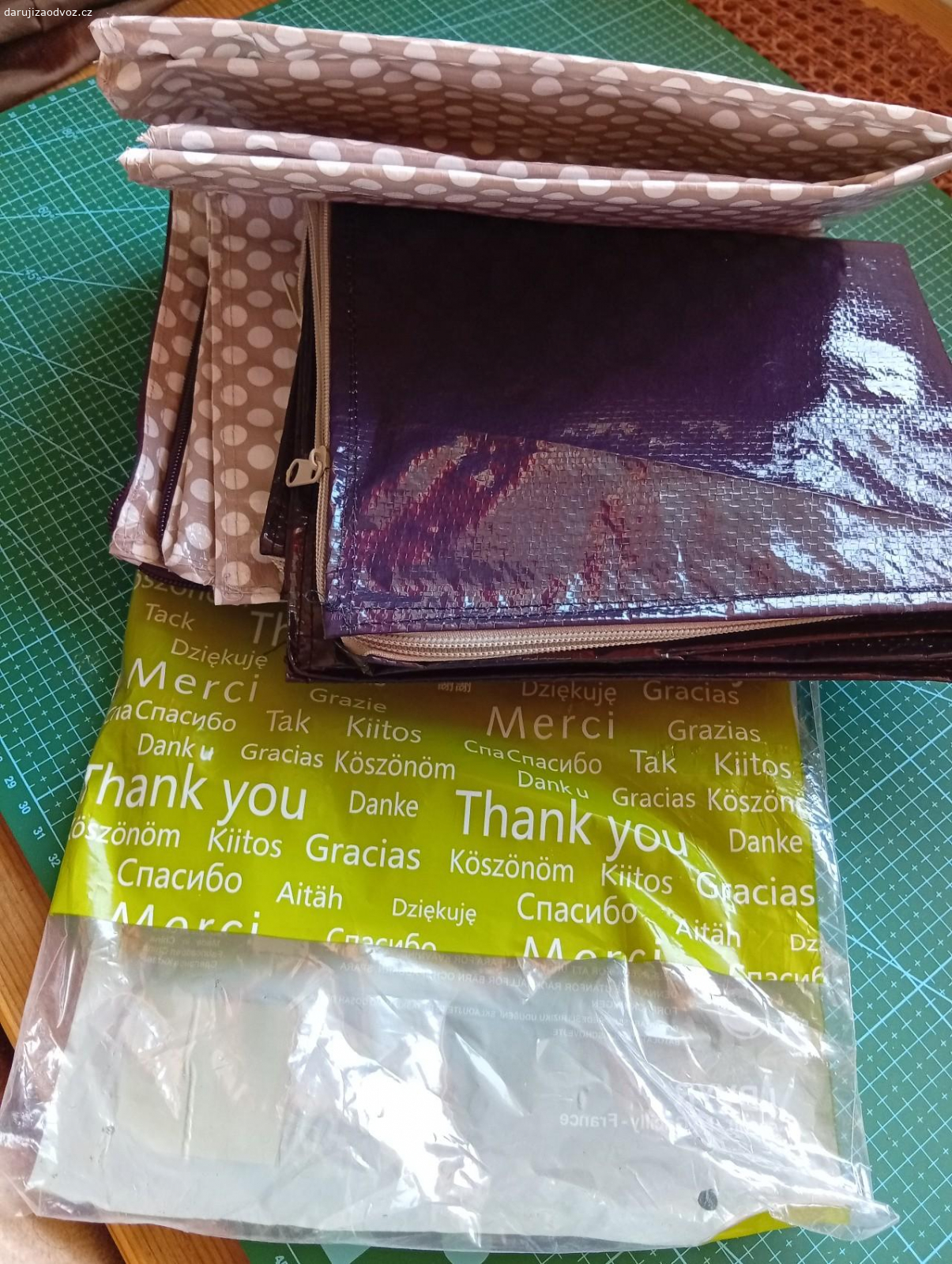 Kosmetické tašky. Dvě nové kosmetické tašky, velká a střední. Nové.