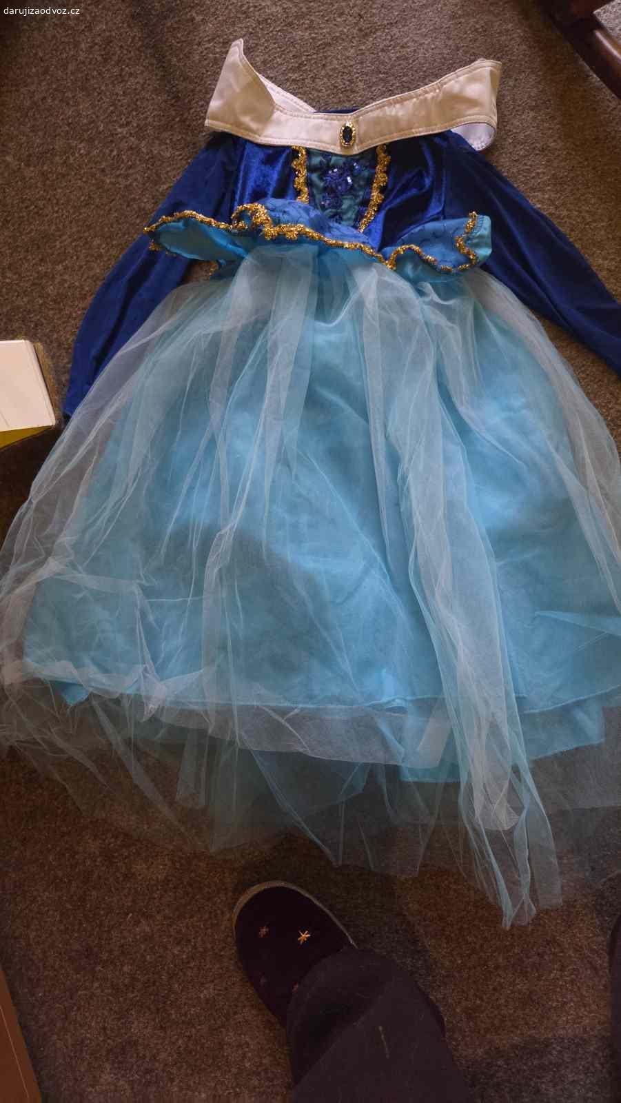 Kostymy Disney. Velikost cca 120