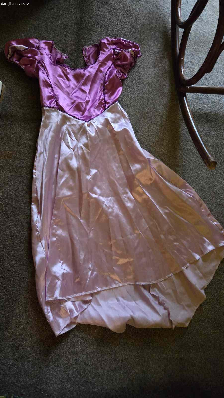 Kostymy Disney. Velikost cca 120