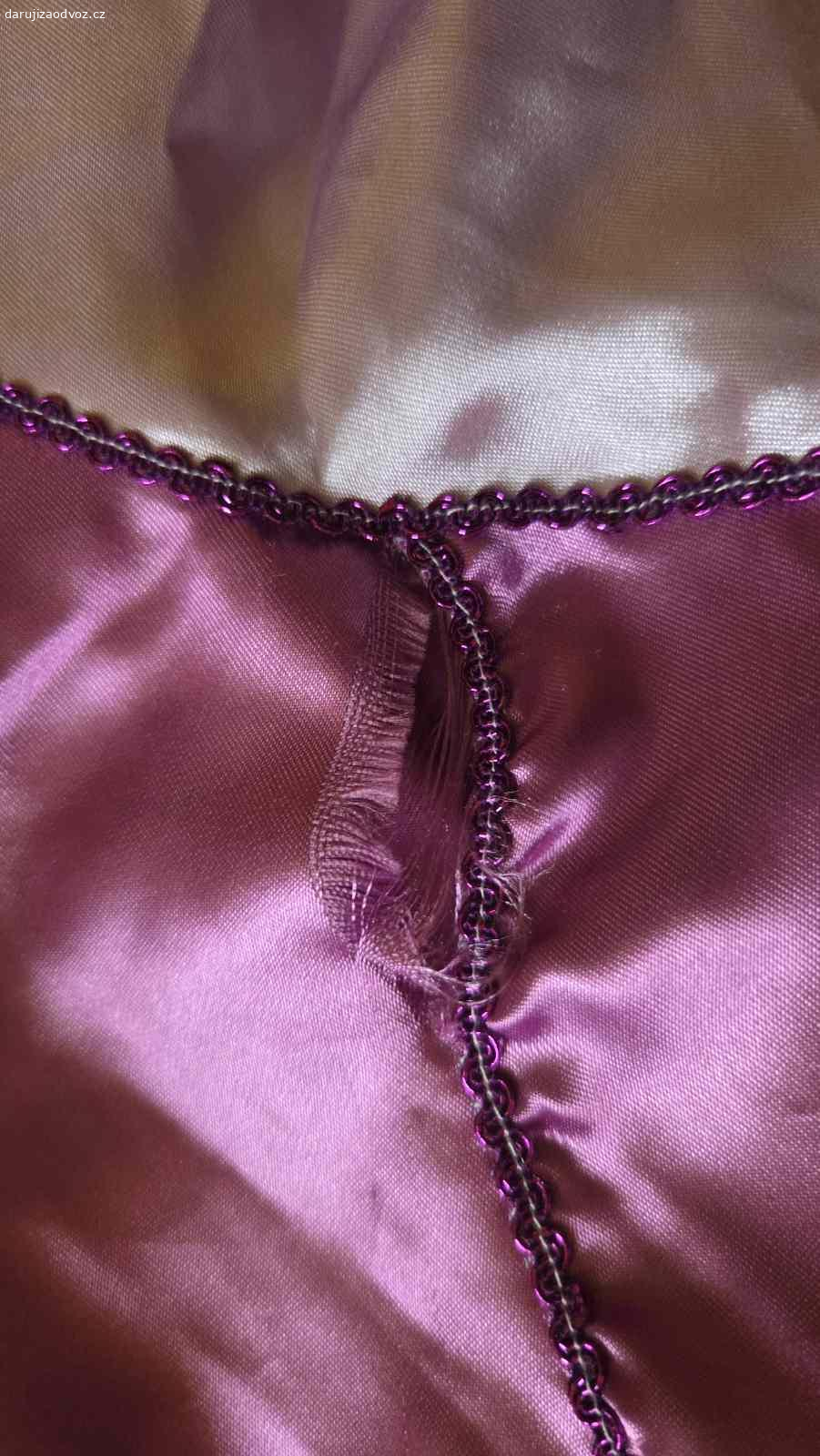 Kostymy Disney. Velikost cca 120